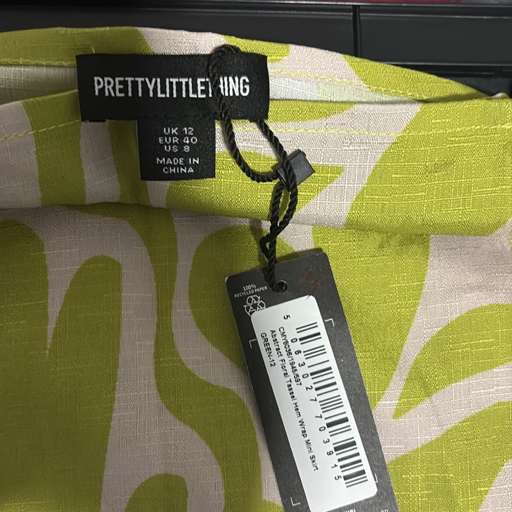 Prettylittlething Lime Patterned Mini Skirt - image 4